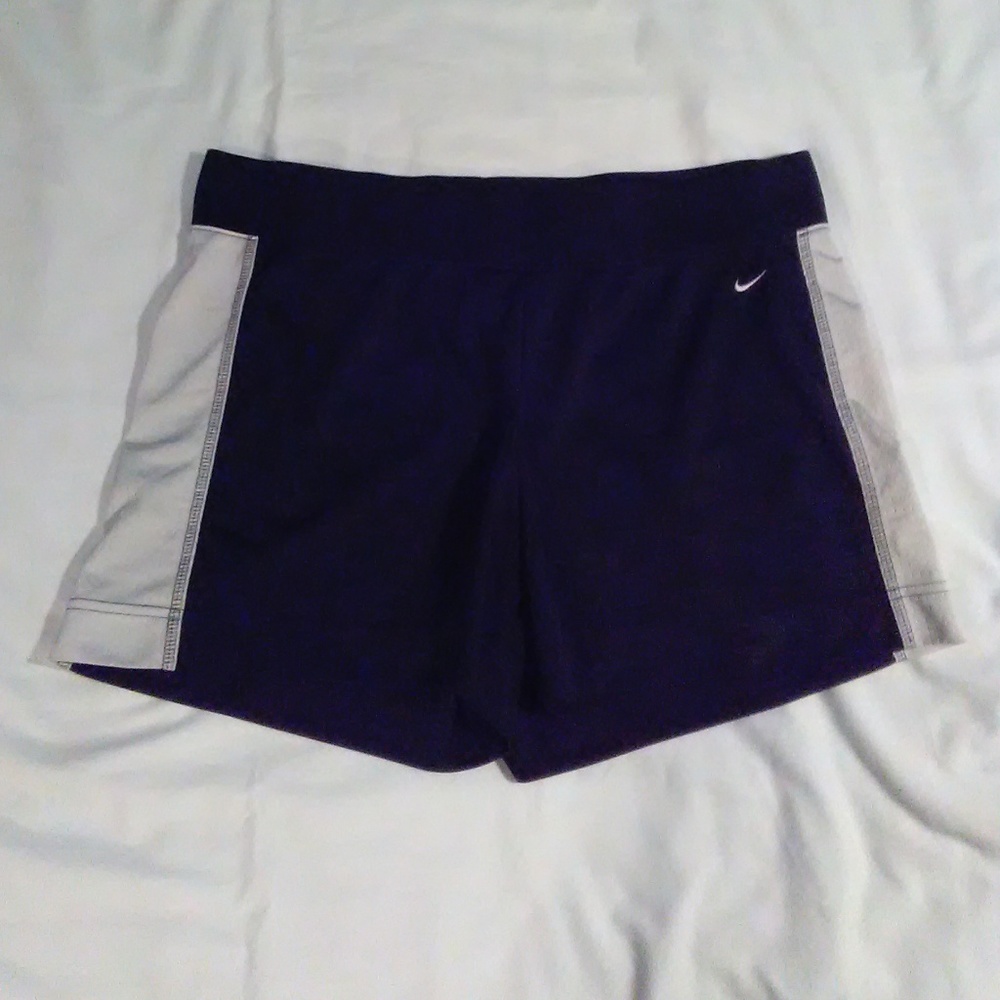 Nike women's jogging/exercise shorts Size LG-12-14